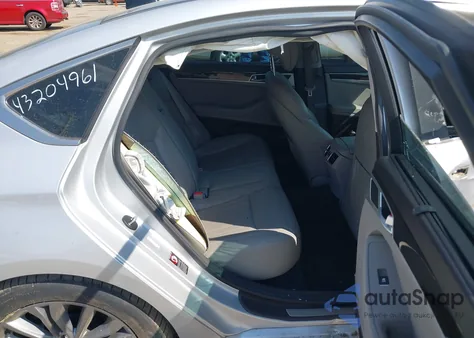 2017 Genesis G80 3.8 z USA, uszkodzony, nr VIN KMHGN4JE5HU192243